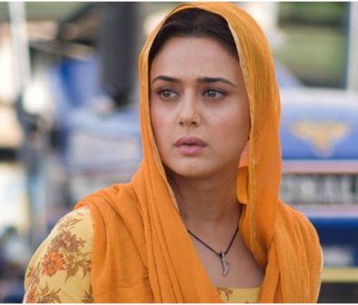 10 Best Photos of Preity Zinta Without Makeup | I Fashion Styles