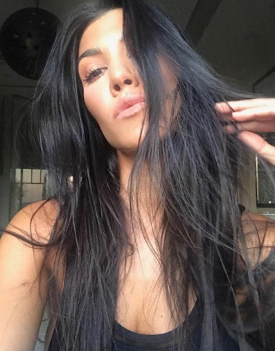 13 Sizzling Pictures of Kourtney Kardashian Without Makeup
