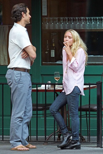 10 Times Ashley Olsen's No Makeup Look Left Us Speechless