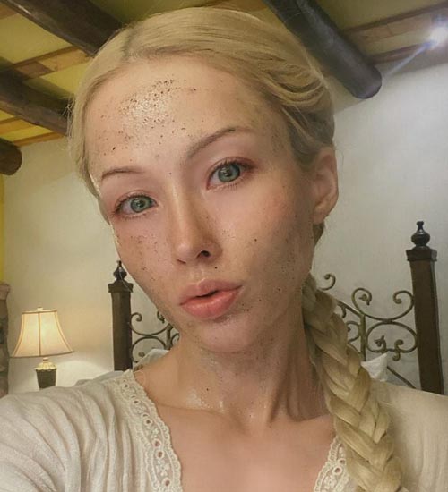 10 Trending Valeria Lukyanova No Makeup Looks