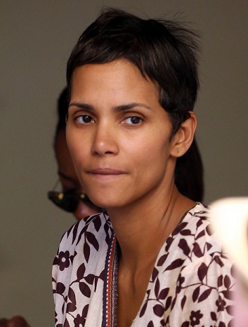 10 Pictures of Halle Berry without Makeup | I Fashion Styles