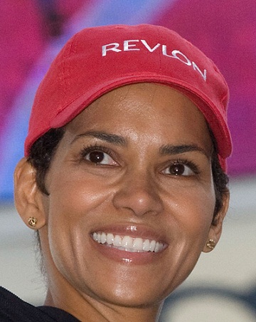10 Pictures of Halle Berry without Makeup | I Fashion Styles