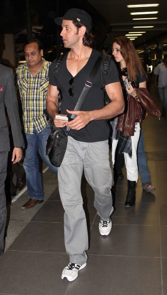 9 Pictures of Hrithik Roshan With and Without Makeup