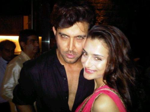 9 Pictures of Hrithik Roshan With and Without Makeup