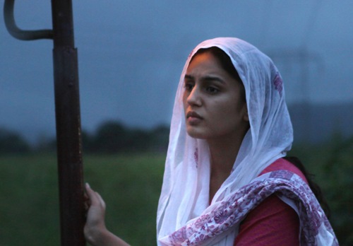 12 Beautiful Pictures of Huma Qureshi Without Makeup