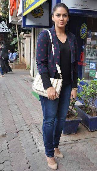 12 Beautiful Pictures of Huma Qureshi Without Makeup