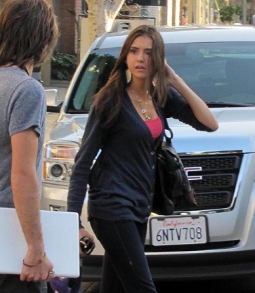 9 Pictures of Nina Dobrev without Makeup | I Fashion Styles