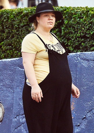 12 Best Pictures of Kelly Clarkson Without Makeup