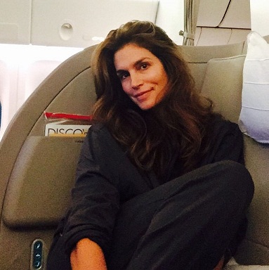 10 Pictures of Cindy Crawford without Makeup