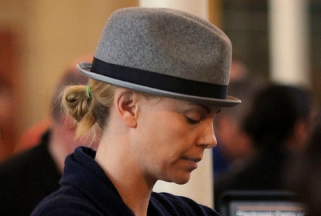 10 Pictures of a Charlize Theron without Makeup | I Fashion Styles