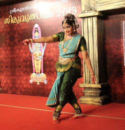 9 Pictures Of Kavya Madhavan With And Without Makeup