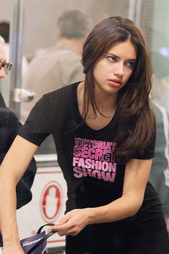 9 Pictures Of Adriana Lima Without Makeup | I Fashion Styles