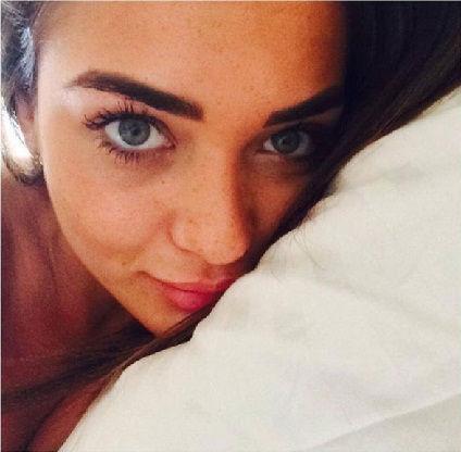 9 Pictures of Amy Jackson without Makeup | I Fashion Styles