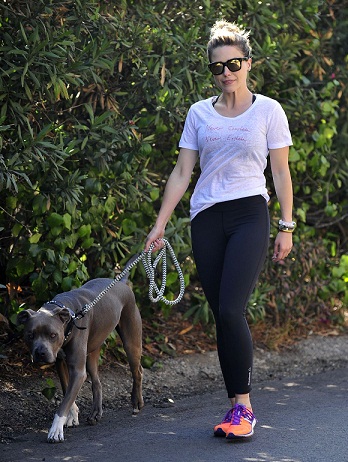 Top 10 Pictures of Sophia Bush without Makeup