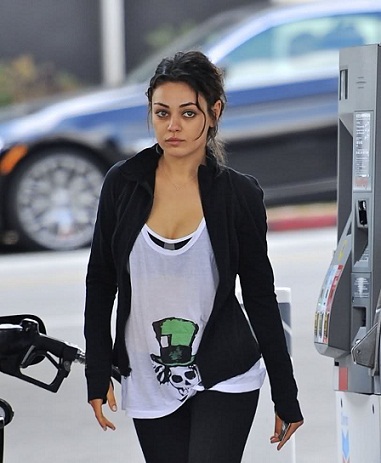 9 Unseen Photos of Mila Kunis without Makeup | I Fashion Styles