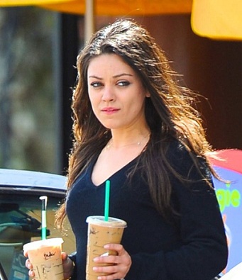 9 Unseen Photos of Mila Kunis without Makeup | I Fashion Styles
