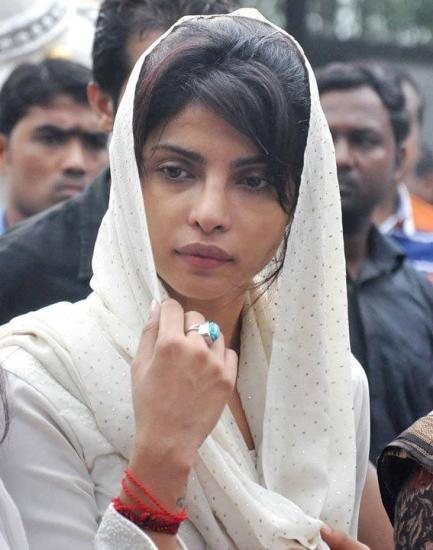 20 Pictures of Priyanka Chopra Without Makeup | I Fashion Styles