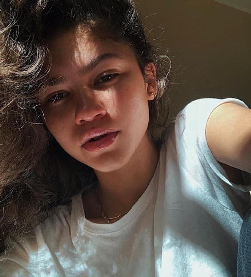 Top 16 Pictures of Zendaya Without Makeup | I Fashion Styles