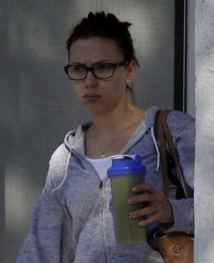 9 Pictures of Scarlett Caught on Camera in No Makeup