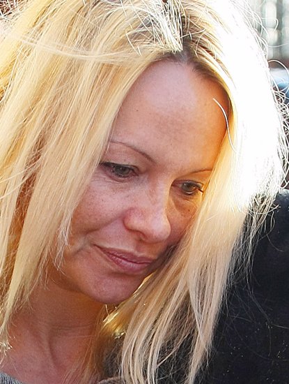 8 Rare Pictures of Pamela Anderson Without Makeup