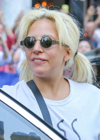 20+ Quirky Images Of Lady Gaga Without Makeup