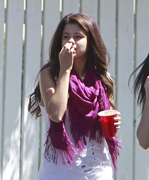 20+ Unseen Pictures of Selena Gomez Without Makeup
