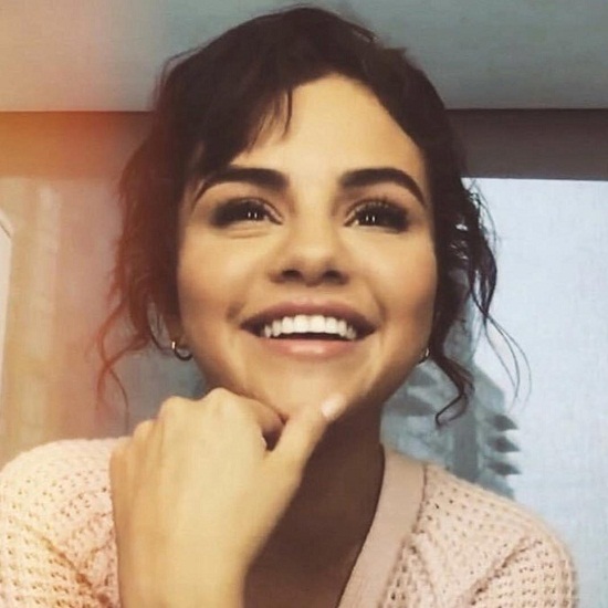 20+ Unseen Pictures of Selena Gomez Without Makeup