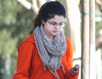 20+ Unseen Pictures of Selena Gomez Without Makeup