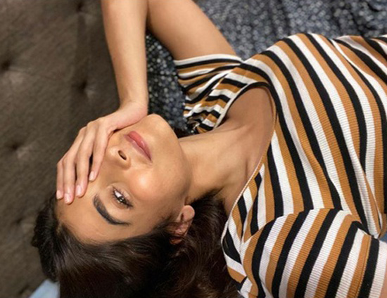 22 Natural Pooja Hedge Without Makeup Pictures