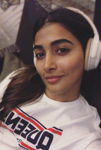 22 Natural Pooja Hedge Without Makeup Pictures