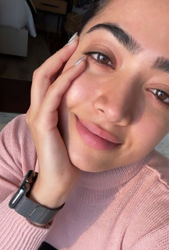 Top 22 Without Makeup Photos of Rashmika Mandana