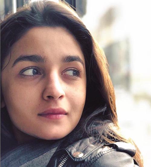 15 Latest Alia Bhatt without Makeup Pictures In 2023