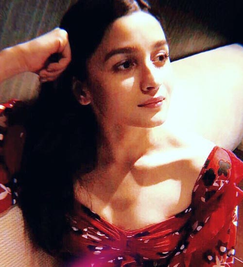15 Latest Alia Bhatt without Makeup Pictures In 2023