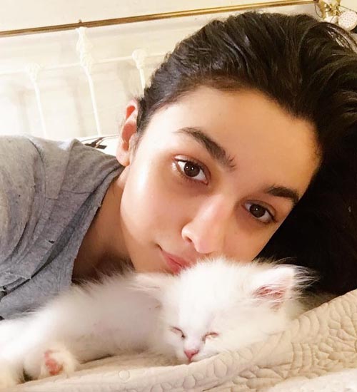 15 Latest Alia Bhatt without Makeup Pictures In 2023