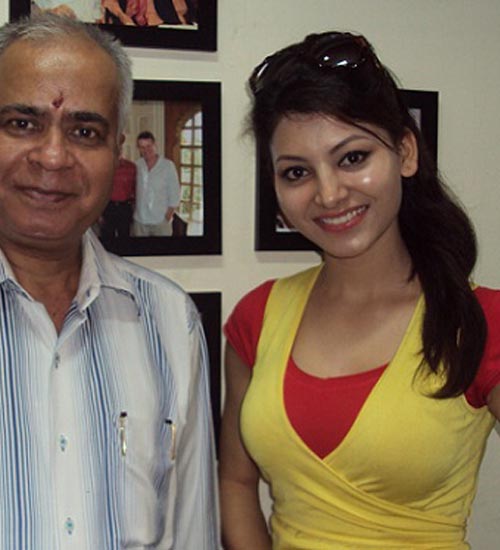 10 Pictures Of Urvashi Rautela Without Makeup | I Fashion Styles