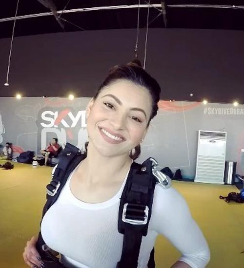 10 Pictures Of Urvashi Rautela Without Makeup | I Fashion Styles