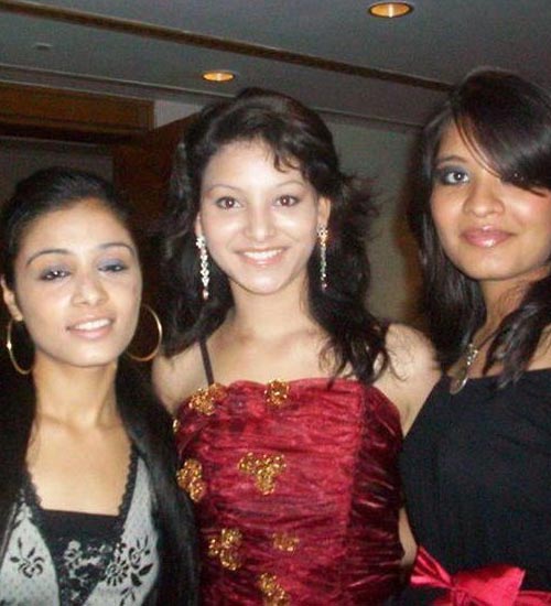 10 Pictures Of Urvashi Rautela Without Makeup | I Fashion Styles