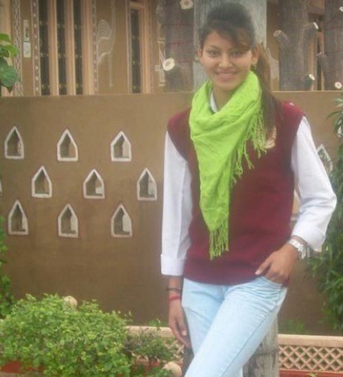 10 Pictures Of Urvashi Rautela Without Makeup | I Fashion Styles