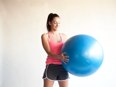 Swiss Ball: What Exercises Can Do by Using Gym Ball?