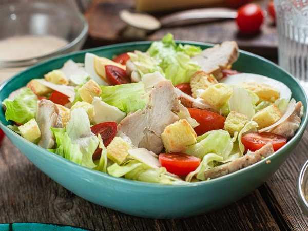 15 Most Famous and Tastiest Types of Salads to Try!