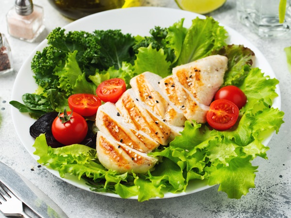 15 Most Famous and Tastiest Types of Salads to Try!