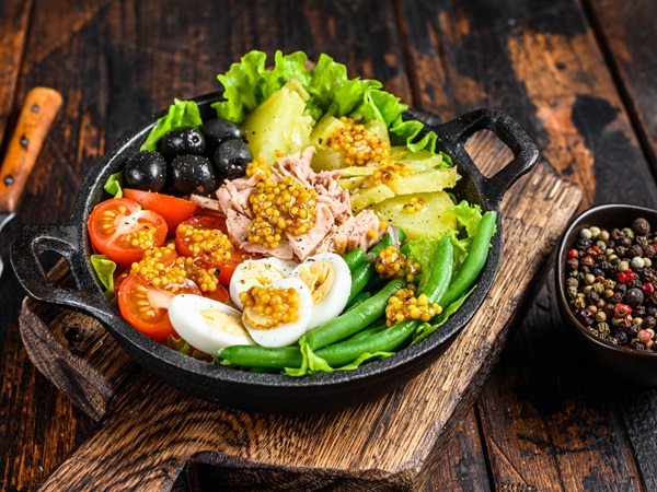 15 Most Famous and Tastiest Types of Salads to Try!