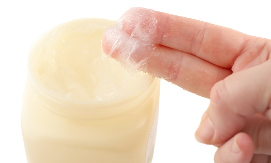 8 Natural Treatments for Cracked Mouth Corners (Angular Cheilitis)