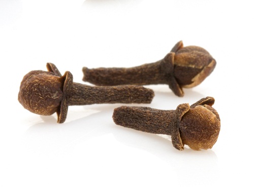 Top 27 Natural Home Remedies For Throat Pain (Sore Throat) Treatment