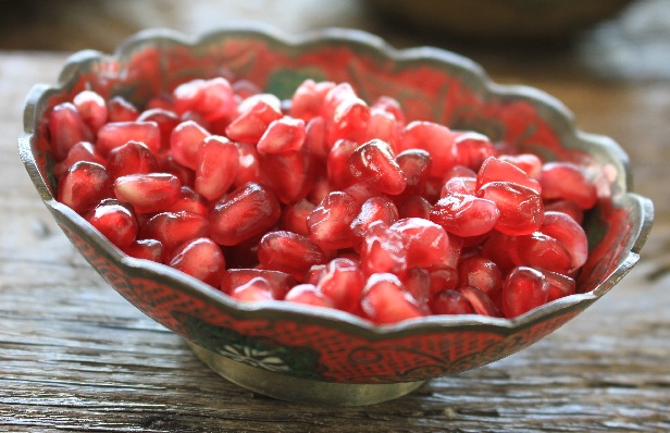 Top 15 Pomegranate Benefits (Anar) for Skin, Hair &amp; Health