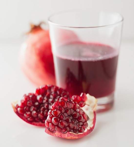 18 Best Pomegranate Juice Benefits For Skin, Hair &amp; Health !