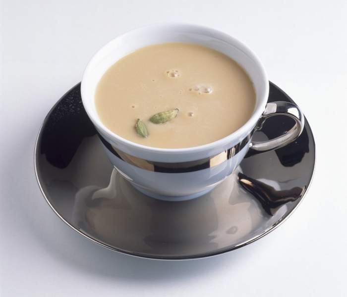 15 Wonderful Cardamom (Elainchi) Tea Benefits For Skin, Hair &amp; Health!