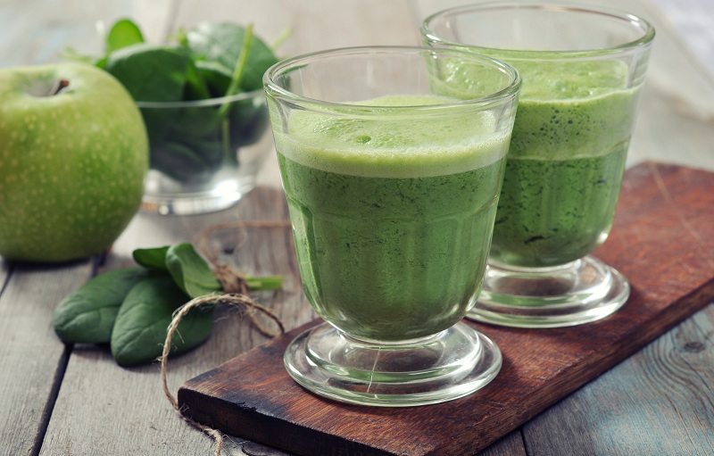 14 Amazing Spinach Juice Benefits For Skin, Hair &amp; Health !