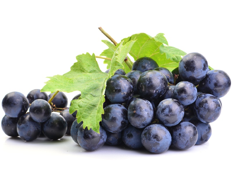 20 Best Black Grapes Benefits For Skin, Hair &amp; Health