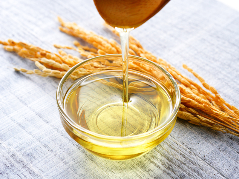 14 Amazing Rice Bran Oil Benefits for Skin, Hair and Health